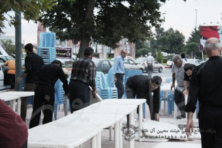 گزارش تصویری مراسم افطاری عمومی در جلوی حسینیه آل طاها آمل